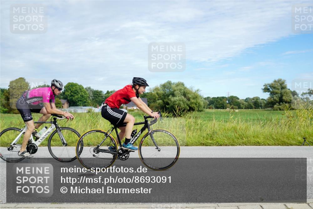 31.08.2025 - Elbe Triathlon Hamburg Michael Burmester http://msf.ph/oto/8693091 31.08.2025 10:58:09 Radfahren 1299, 1353, 1506, 1615 meine-sportfotos.de