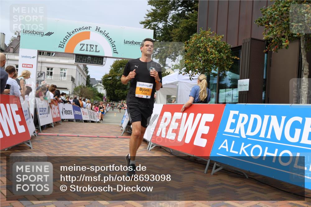 31.08.2025 - 21. Blankeneser Heldenlauf Strokosch-Dieckow http://msf.ph/oto/8693098 31.08.2025 12:37:13 Ziel 5409, 4365 meine-sportfotos.de