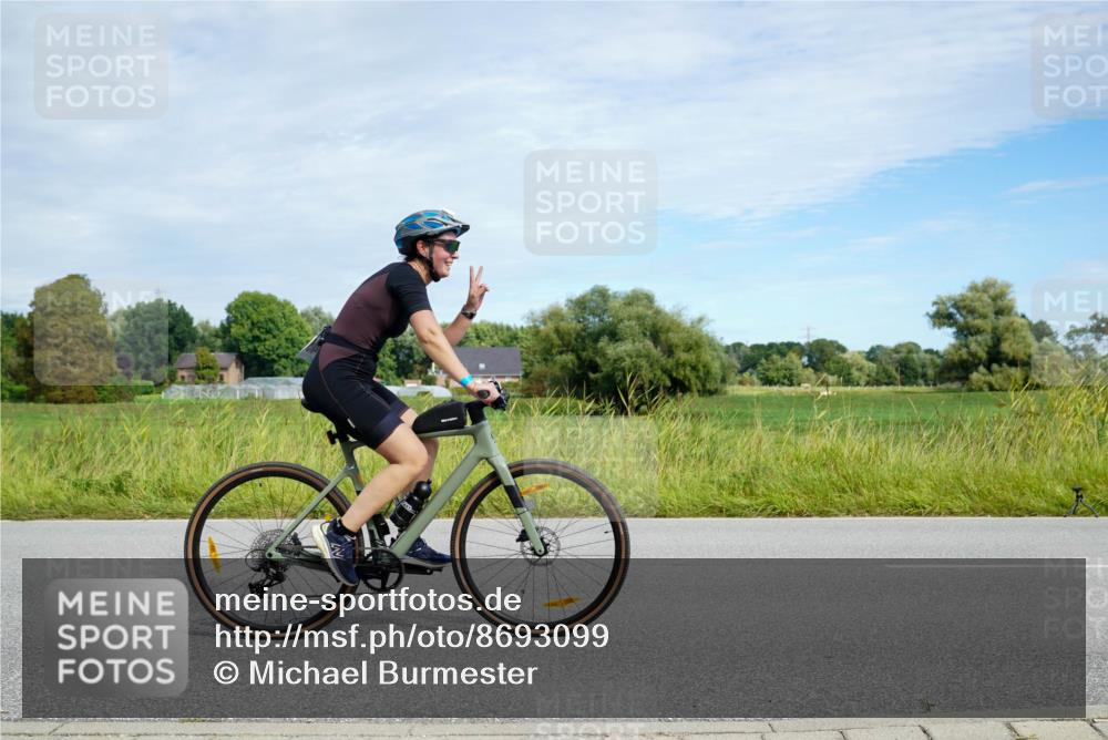 31.08.2025 - Elbe Triathlon Hamburg Michael Burmester http://msf.ph/oto/8693099 31.08.2025 10:58:48 Radfahren 1280, 1327, 1394, 1415, 1459, 1575 meine-sportfotos.de