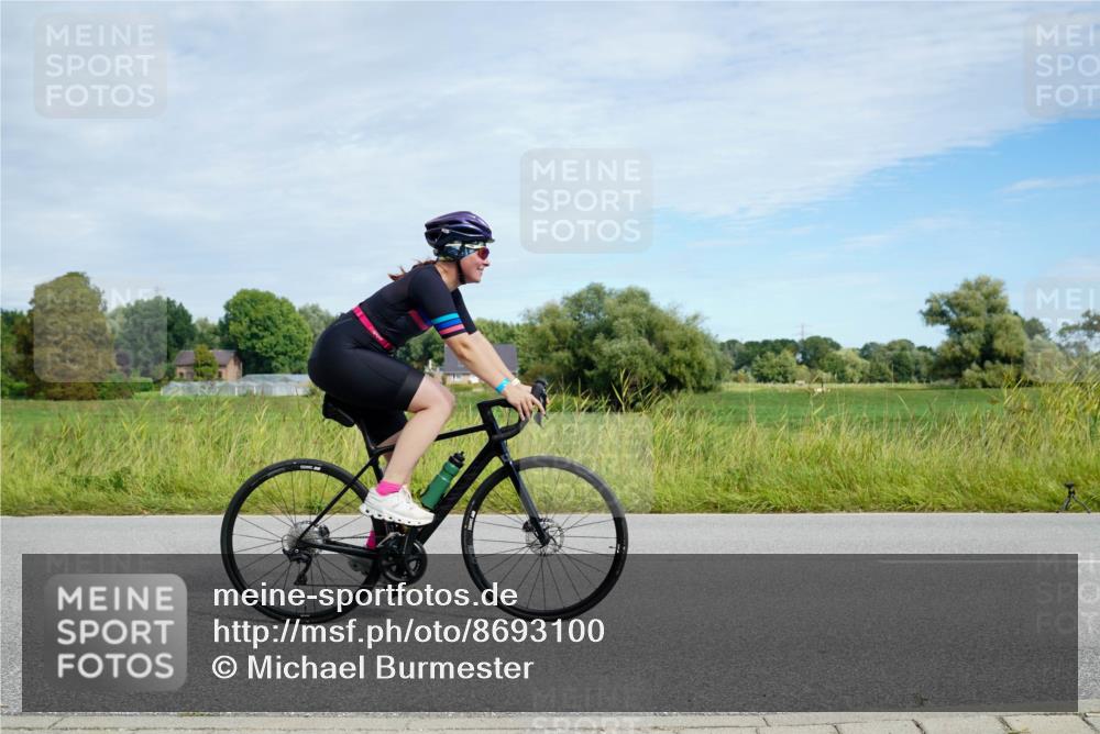 31.08.2025 - Elbe Triathlon Hamburg Michael Burmester http://msf.ph/oto/8693100 31.08.2025 10:58:49 Radfahren 1280, 1327, 1394, 1415, 1459, 1575 meine-sportfotos.de