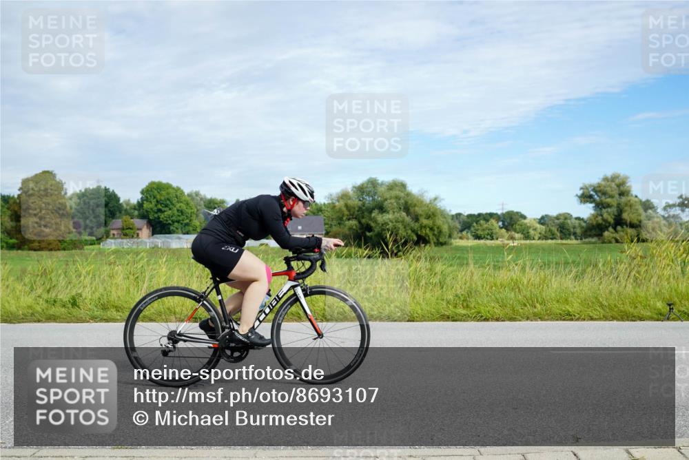 31.08.2025 - Elbe Triathlon Hamburg Michael Burmester http://msf.ph/oto/8693107 31.08.2025 10:58:53 Radfahren 1280, 1327, 1387, 1394, 1415, 1575 meine-sportfotos.de