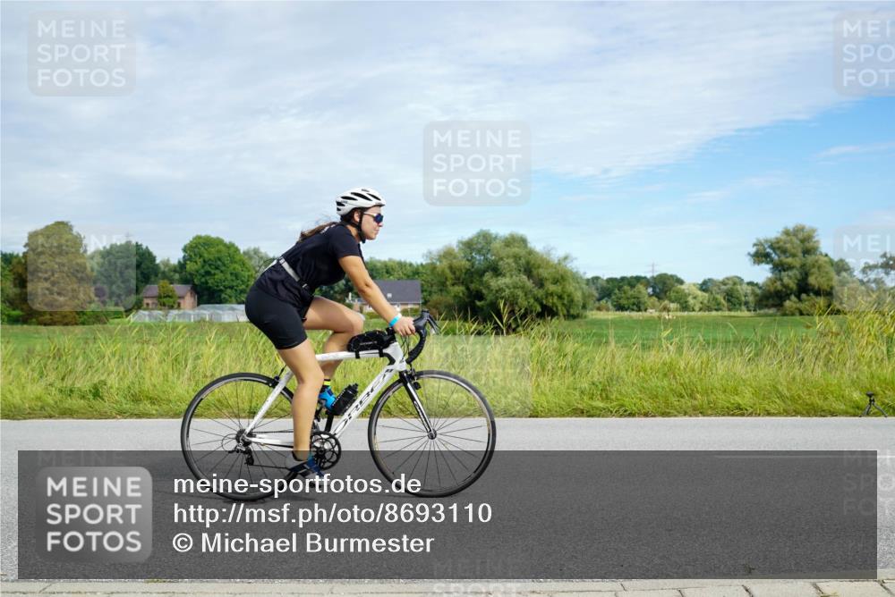 31.08.2025 - Elbe Triathlon Hamburg Michael Burmester http://msf.ph/oto/8693110 31.08.2025 10:59:04 Radfahren 1261, 1303, 1349, 1369 meine-sportfotos.de