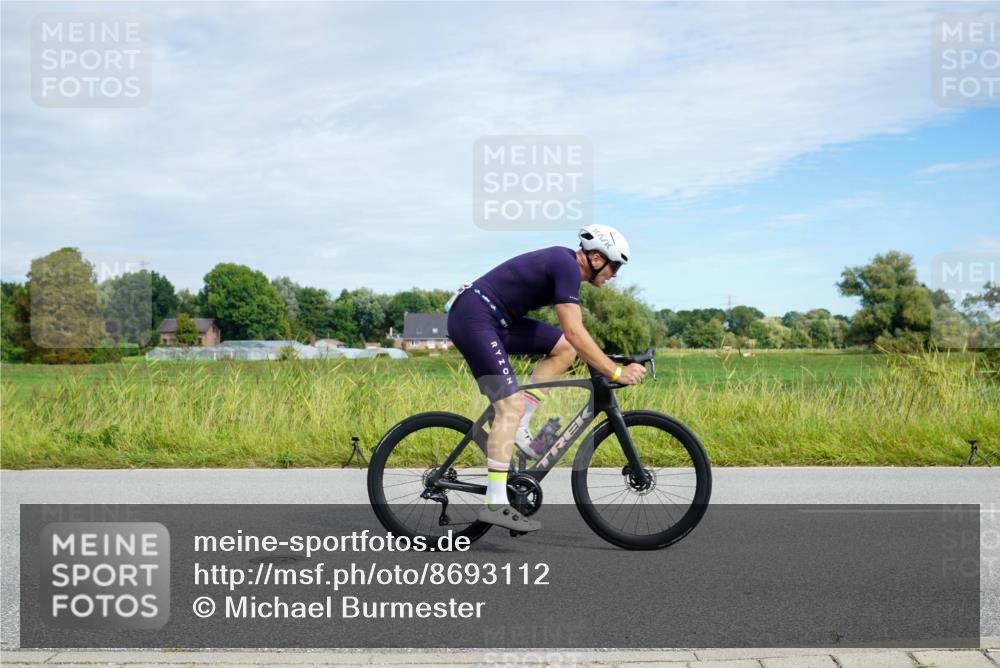 31.08.2025 - Elbe Triathlon Hamburg Michael Burmester http://msf.ph/oto/8693112 31.08.2025 10:59:09 Radfahren 1261, 1303, 1349, 1369 meine-sportfotos.de