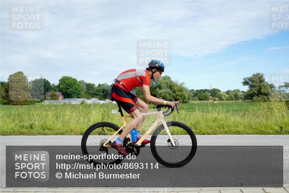 31.08.2025 - Elbe Triathlon Hamburg Michael Burmester http://msf.ph/oto/8693114 31.08.2025 10:59:17 Radfahren 1251, 1326 meine-sportfotos.de