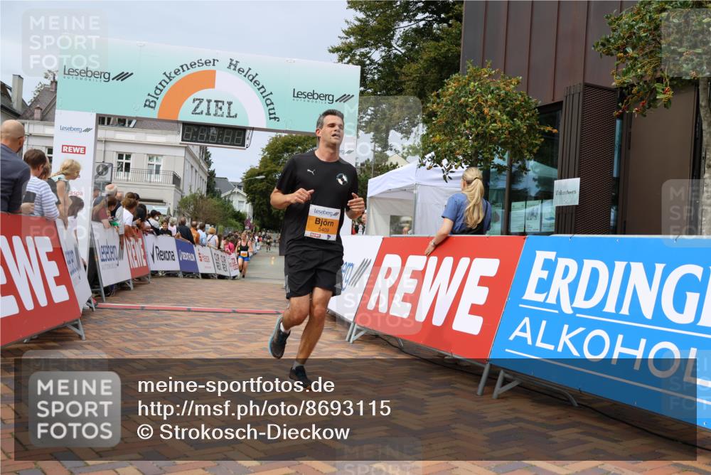 31.08.2025 - 21. Blankeneser Heldenlauf Strokosch-Dieckow http://msf.ph/oto/8693115 31.08.2025 12:37:13 Ziel 5409, 4365 meine-sportfotos.de