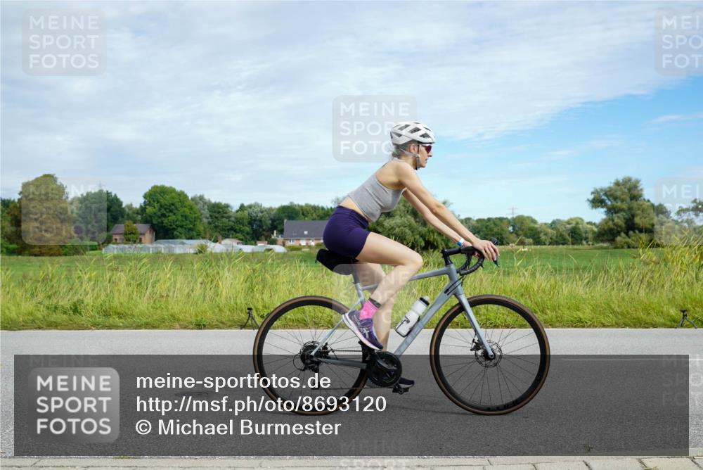 31.08.2025 - Elbe Triathlon Hamburg Michael Burmester http://msf.ph/oto/8693120 31.08.2025 10:59:44 Radfahren 1281, 1310, 1318, 1319, 1344, 1362, 1417, 1423 meine-sportfotos.de