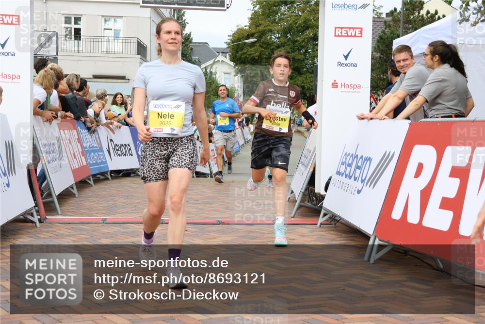 31.08.2025 - 21. Blankeneser Heldenlauf Strokosch-Dieckow http://msf.ph/oto/8693121 31.08.2025 10:28:20 Ziel 2140, 2133, 2625, 2431, 2088, 2052, 2531 meine-sportfotos.de