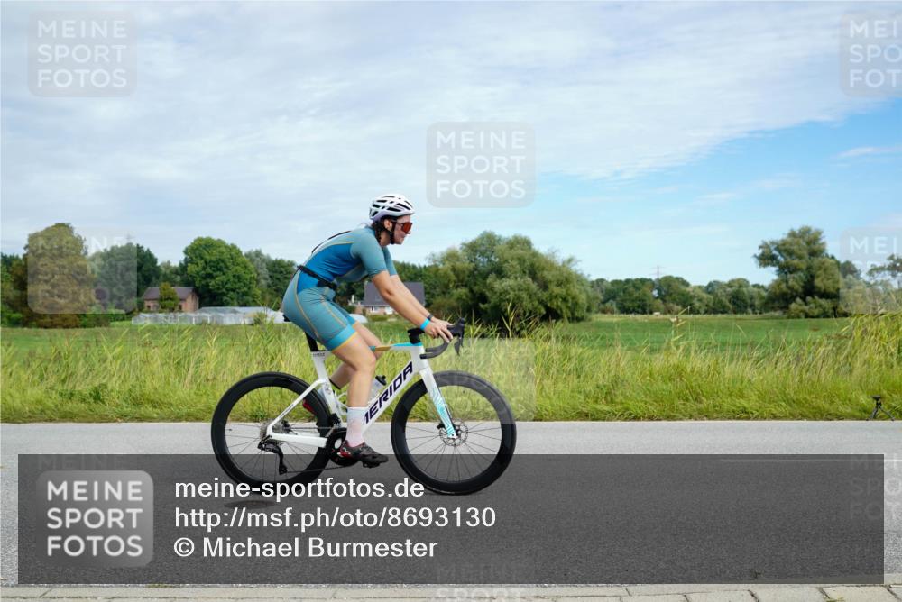 31.08.2025 - Elbe Triathlon Hamburg Michael Burmester http://msf.ph/oto/8693130 31.08.2025 10:59:58 Radfahren 1252, 1368, 1426 meine-sportfotos.de