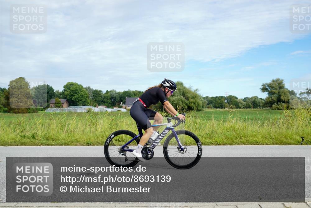 31.08.2025 - Elbe Triathlon Hamburg Michael Burmester http://msf.ph/oto/8693139 31.08.2025 11:00:16 Radfahren 1283, 1322, 1347, 1402, 1594 meine-sportfotos.de
