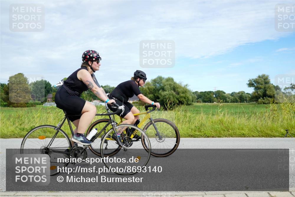 31.08.2025 - Elbe Triathlon Hamburg Michael Burmester http://msf.ph/oto/8693140 31.08.2025 11:00:17 Radfahren 1283, 1322, 1347, 1402, 1594 meine-sportfotos.de