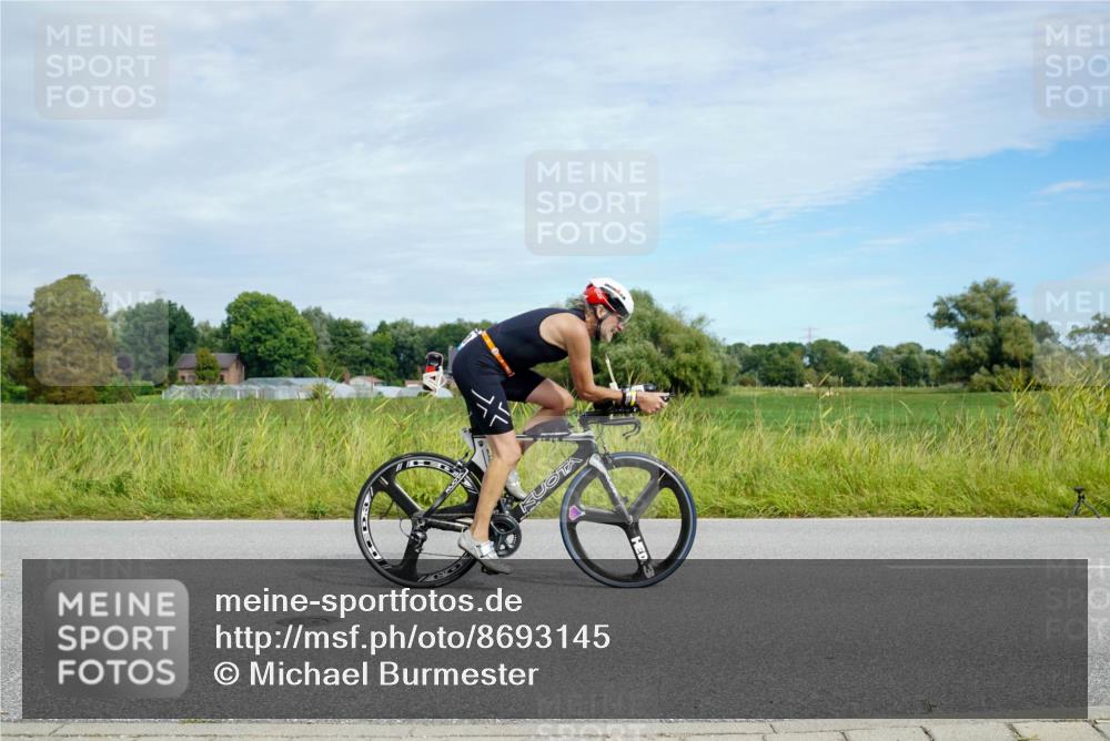 31.08.2025 - Elbe Triathlon Hamburg Michael Burmester http://msf.ph/oto/8693145 31.08.2025 11:00:27 Radfahren 1338, 1466, 1467, 1604 meine-sportfotos.de