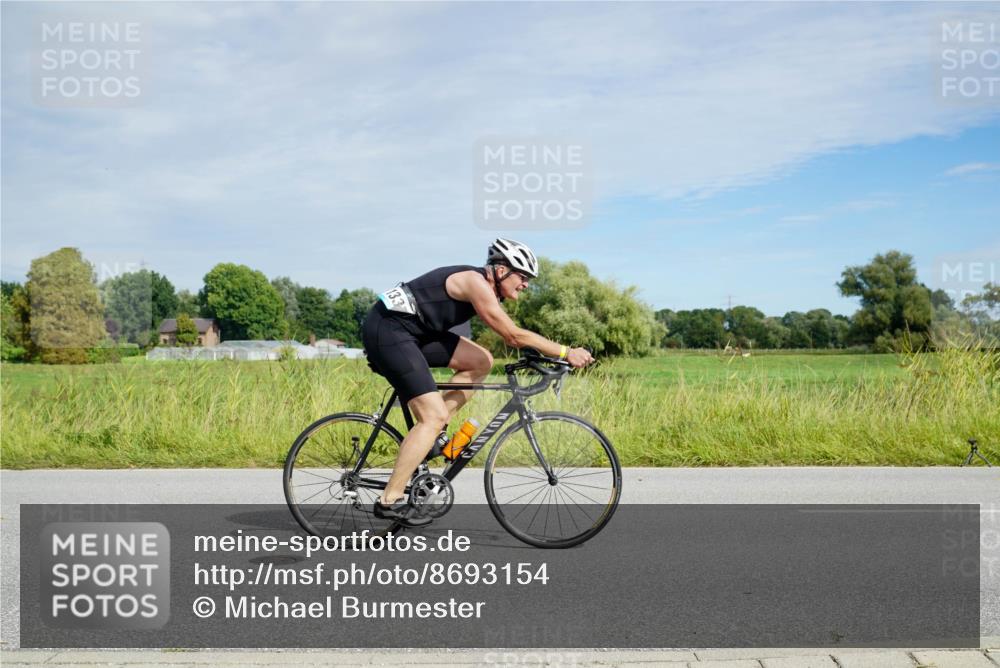 31.08.2025 - Elbe Triathlon Hamburg Michael Burmester http://msf.ph/oto/8693154 31.08.2025 11:00:59 Radfahren 1154, 1277, 1337 meine-sportfotos.de
