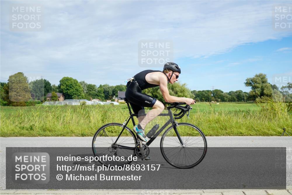 31.08.2025 - Elbe Triathlon Hamburg Michael Burmester http://msf.ph/oto/8693157 31.08.2025 11:01:08 Radfahren 1245, 1259, 1359, 1397, 1609 meine-sportfotos.de