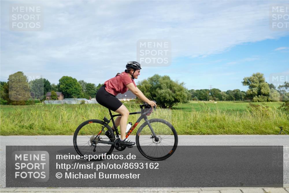 31.08.2025 - Elbe Triathlon Hamburg Michael Burmester http://msf.ph/oto/8693162 31.08.2025 11:01:15 Radfahren 1259, 1307, 1359, 1360, 1612 meine-sportfotos.de