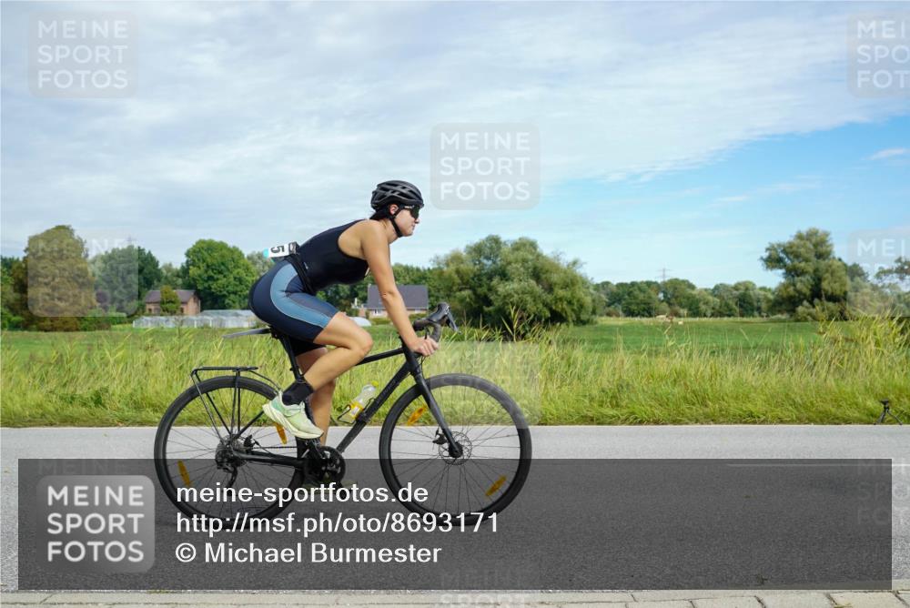 31.08.2025 - Elbe Triathlon Hamburg Michael Burmester http://msf.ph/oto/8693171 31.08.2025 11:01:39 Radfahren 1385, 1507 meine-sportfotos.de