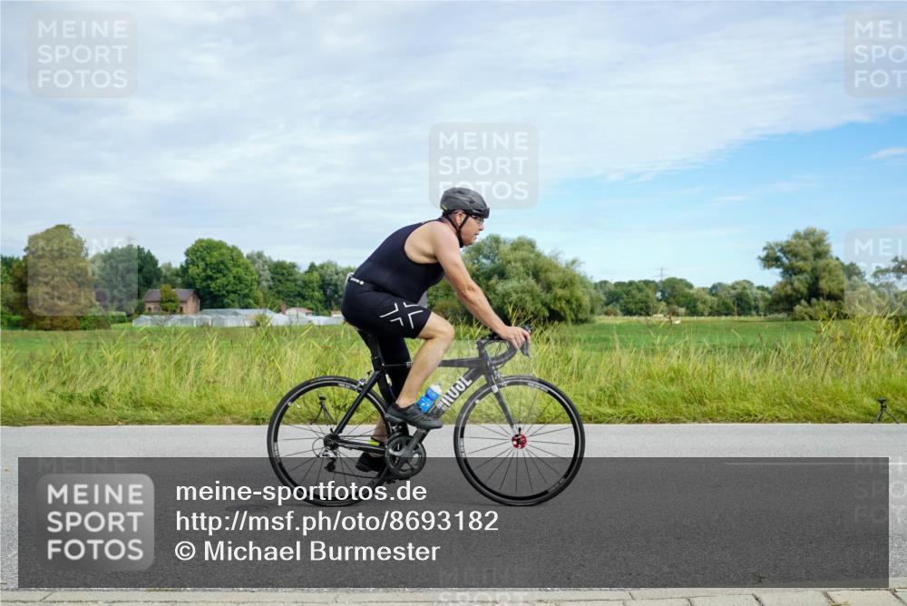 31.08.2025 - Elbe Triathlon Hamburg Michael Burmester http://msf.ph/oto/8693182 31.08.2025 11:01:51 Radfahren 1248, 1314, 1317, 1455 meine-sportfotos.de