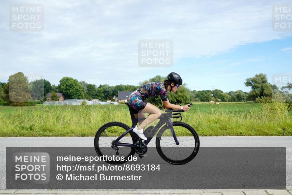 31.08.2025 - Elbe Triathlon Hamburg Michael Burmester http://msf.ph/oto/8693184 31.08.2025 11:01:58 Radfahren 1314, 1453, 1580, 1610 meine-sportfotos.de