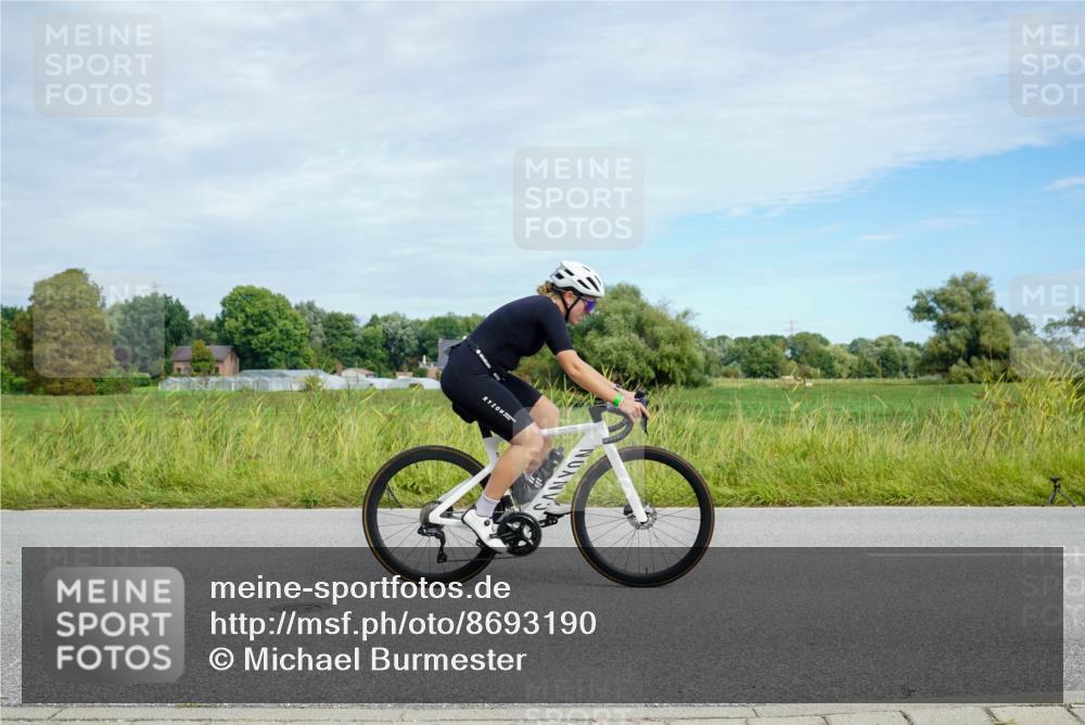 31.08.2025 - Elbe Triathlon Hamburg Michael Burmester http://msf.ph/oto/8693190 31.08.2025 11:02:07 Radfahren 1530, 1534, 1576, 1610 meine-sportfotos.de