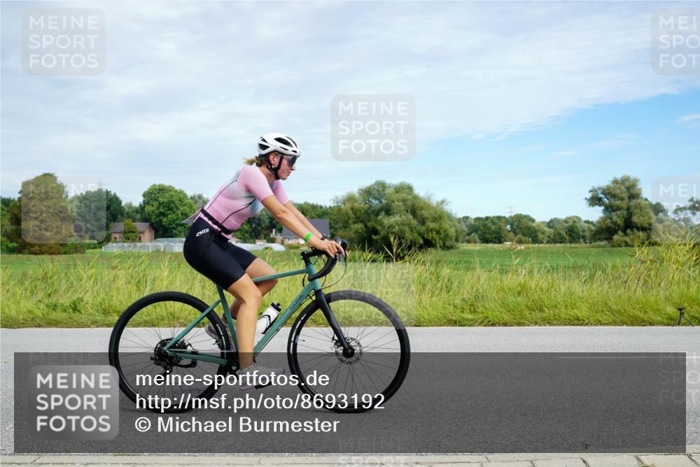 31.08.2025 - Elbe Triathlon Hamburg Michael Burmester http://msf.ph/oto/8693192 31.08.2025 11:02:17 Radfahren 1523, 1530, 1567 meine-sportfotos.de