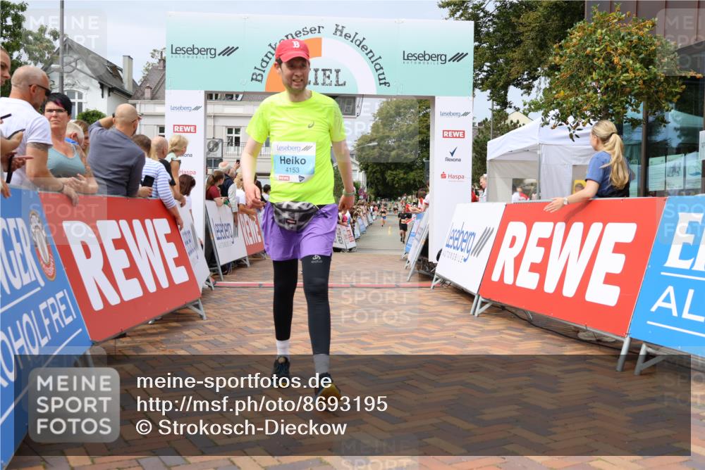 31.08.2025 - 21. Blankeneser Heldenlauf Strokosch-Dieckow http://msf.ph/oto/8693195 31.08.2025 12:37:04 Ziel 5267, 5501, 4153, 4365 meine-sportfotos.de
