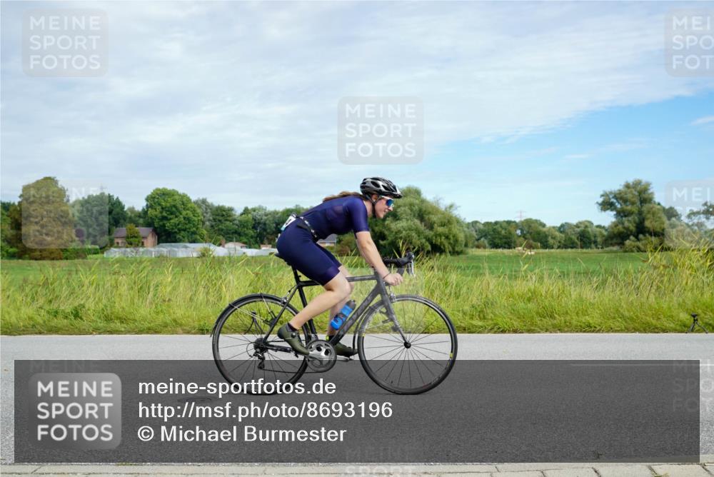 31.08.2025 - Elbe Triathlon Hamburg Michael Burmester http://msf.ph/oto/8693196 31.08.2025 11:02:23 Radfahren 1584 meine-sportfotos.de