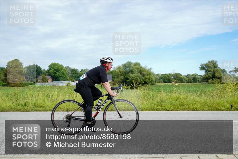 31.08.2025 - Elbe Triathlon Hamburg Michael Burmester http://msf.ph/oto/8693198 31.08.2025 11:02:34 Radfahren 1464, 1592 meine-sportfotos.de