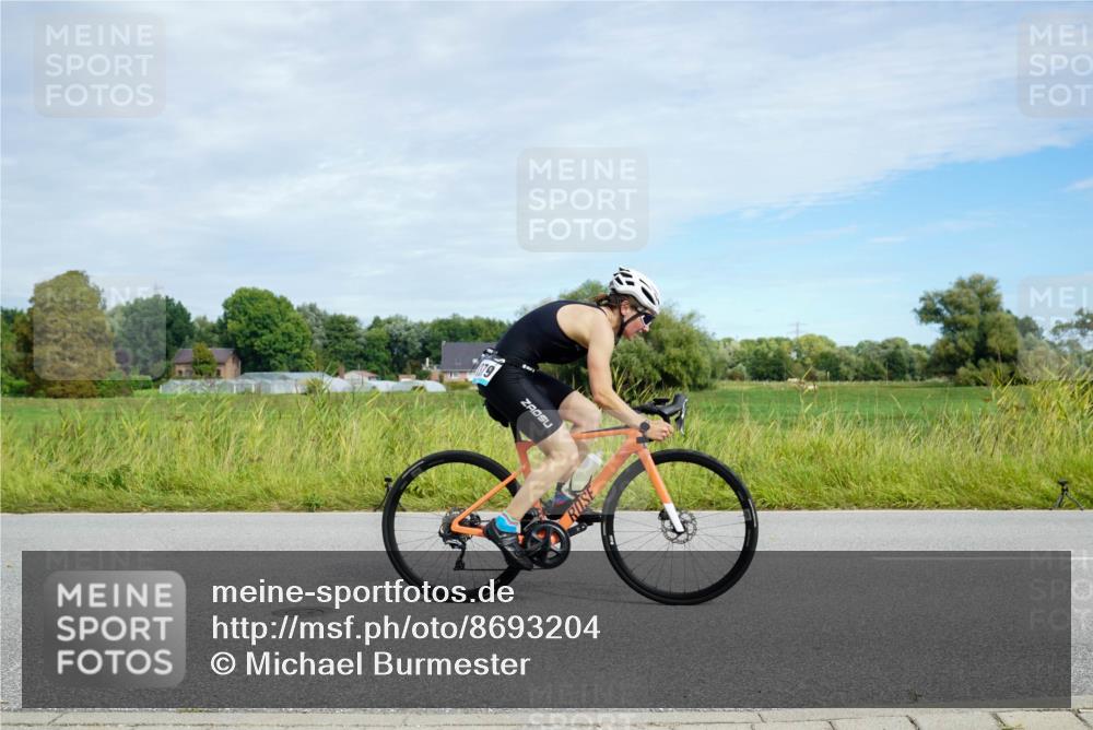 31.08.2025 - Elbe Triathlon Hamburg Michael Burmester http://msf.ph/oto/8693204 31.08.2025 11:02:50 Radfahren 1379 meine-sportfotos.de