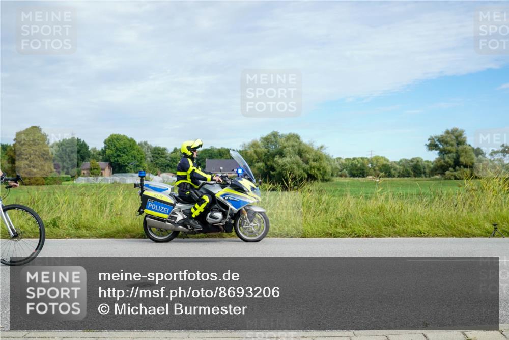 31.08.2025 - Elbe Triathlon Hamburg Michael Burmester http://msf.ph/oto/8693206 31.08.2025 11:02:57 Radfahren 1499, 1597 meine-sportfotos.de