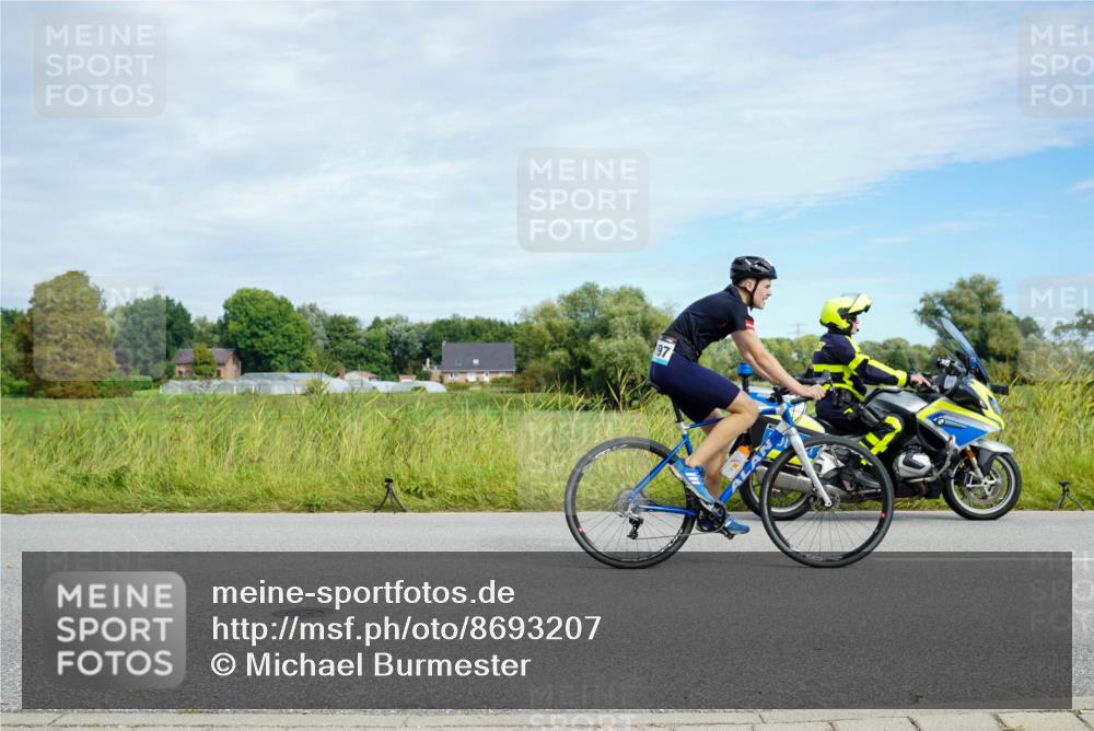 31.08.2025 - Elbe Triathlon Hamburg Michael Burmester http://msf.ph/oto/8693207 31.08.2025 11:02:58 Radfahren 1499, 1597 meine-sportfotos.de