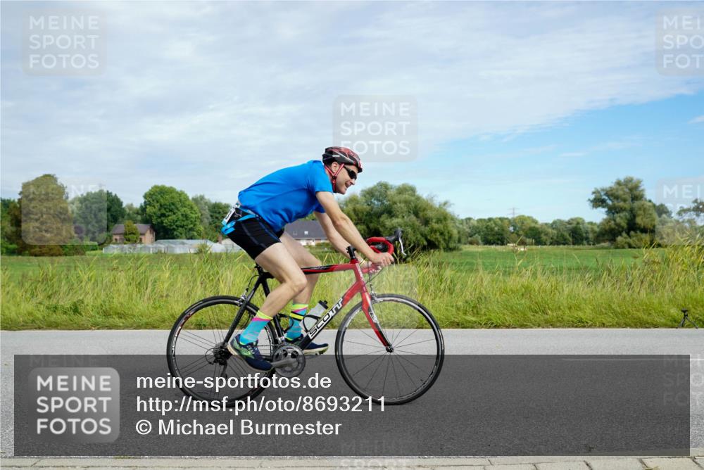 31.08.2025 - Elbe Triathlon Hamburg Michael Burmester http://msf.ph/oto/8693211 31.08.2025 11:03:09 Radfahren 1263, 1270, 1334, 1613 meine-sportfotos.de
