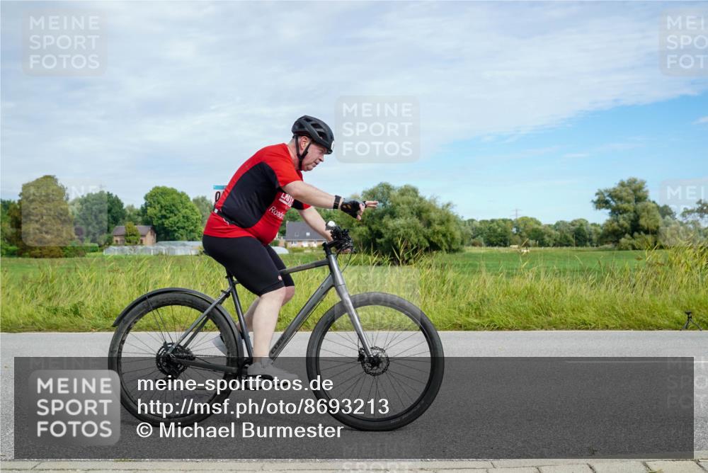 31.08.2025 - Elbe Triathlon Hamburg Michael Burmester http://msf.ph/oto/8693213 31.08.2025 11:03:11 Radfahren 1263, 1270, 1334, 1564, 1613 meine-sportfotos.de