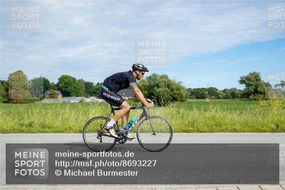 31.08.2025 - Elbe Triathlon Hamburg Michael Burmester http://msf.ph/oto/8693227 31.08.2025 11:03:48 Radfahren 1268, 1536, 1549 meine-sportfotos.de