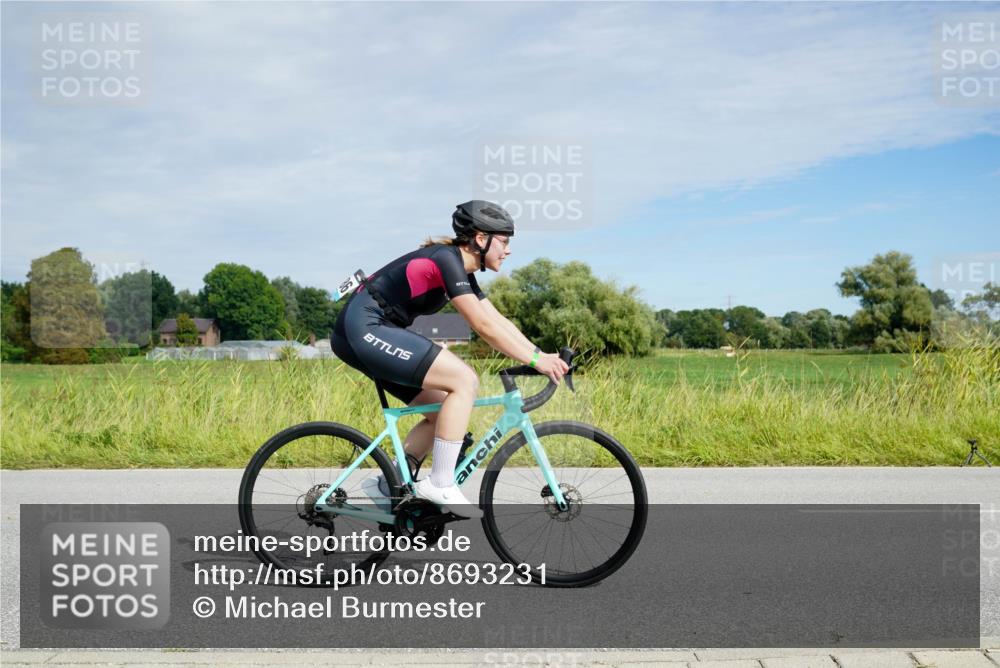 31.08.2025 - Elbe Triathlon Hamburg Michael Burmester http://msf.ph/oto/8693231 31.08.2025 11:04:02 Radfahren 1267, 1571, 1586 meine-sportfotos.de