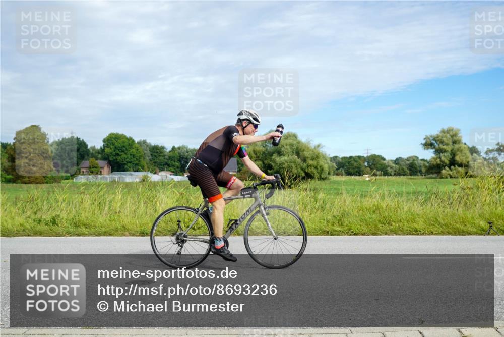 31.08.2025 - Elbe Triathlon Hamburg Michael Burmester http://msf.ph/oto/8693236 31.08.2025 11:04:12 Radfahren 782, 1267, 1302, 1316, 1553, 1571 meine-sportfotos.de