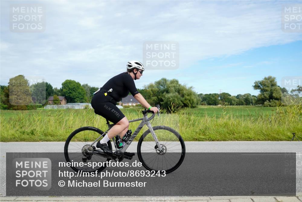 31.08.2025 - Elbe Triathlon Hamburg Michael Burmester http://msf.ph/oto/8693243 31.08.2025 11:04:31 Radfahren 1439, 1529 meine-sportfotos.de