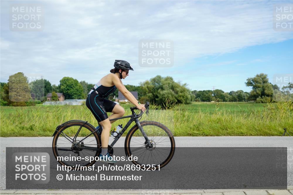 31.08.2025 - Elbe Triathlon Hamburg Michael Burmester http://msf.ph/oto/8693251 31.08.2025 11:04:45 Radfahren 1336, 1510, 1545, 1546 meine-sportfotos.de