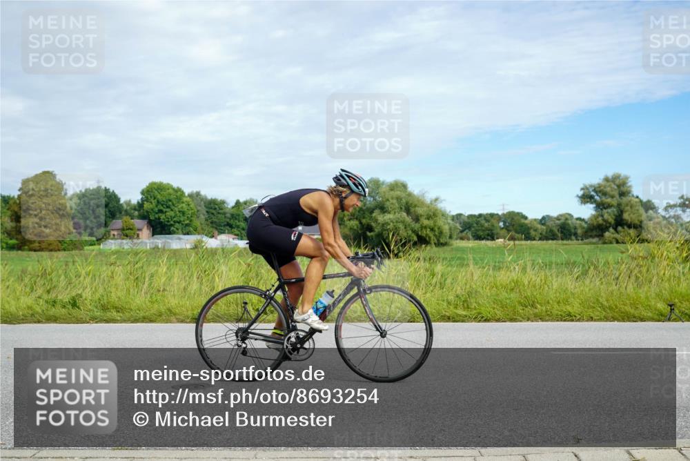 31.08.2025 - Elbe Triathlon Hamburg Michael Burmester http://msf.ph/oto/8693254 31.08.2025 11:04:55 Radfahren 1276, 1342, 1456, 1496 meine-sportfotos.de