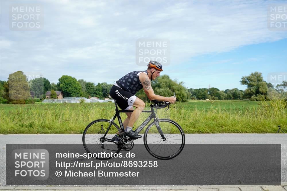 31.08.2025 - Elbe Triathlon Hamburg Michael Burmester http://msf.ph/oto/8693258 31.08.2025 11:05:03 Radfahren 1300, 1308 meine-sportfotos.de