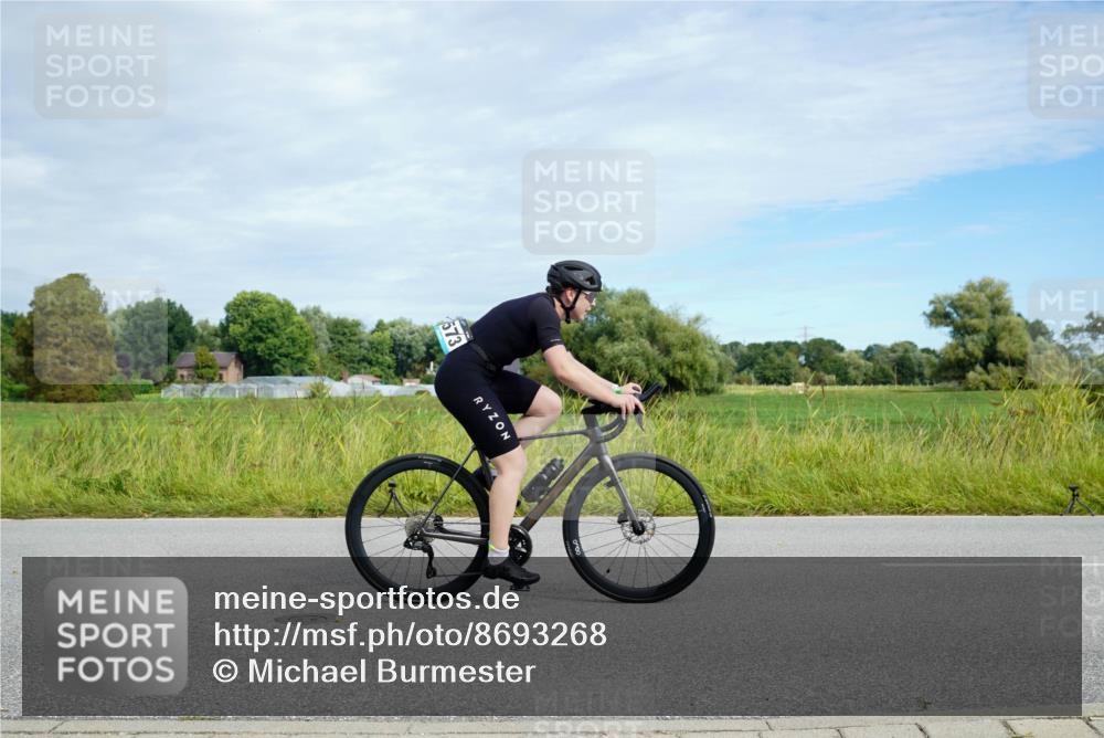 31.08.2025 - Elbe Triathlon Hamburg Michael Burmester http://msf.ph/oto/8693268 31.08.2025 11:05:20 Radfahren 1418, 1446, 1488, 1527, 1532, 1573, 1581 meine-sportfotos.de