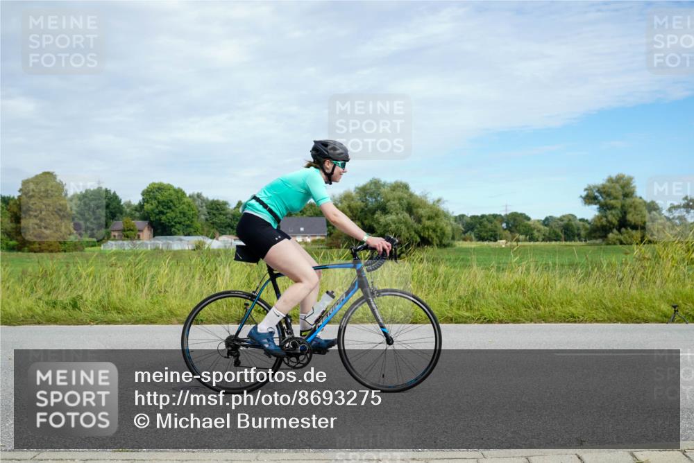 31.08.2025 - Elbe Triathlon Hamburg Michael Burmester http://msf.ph/oto/8693275 31.08.2025 11:05:48 Radfahren 1465, 1562 meine-sportfotos.de