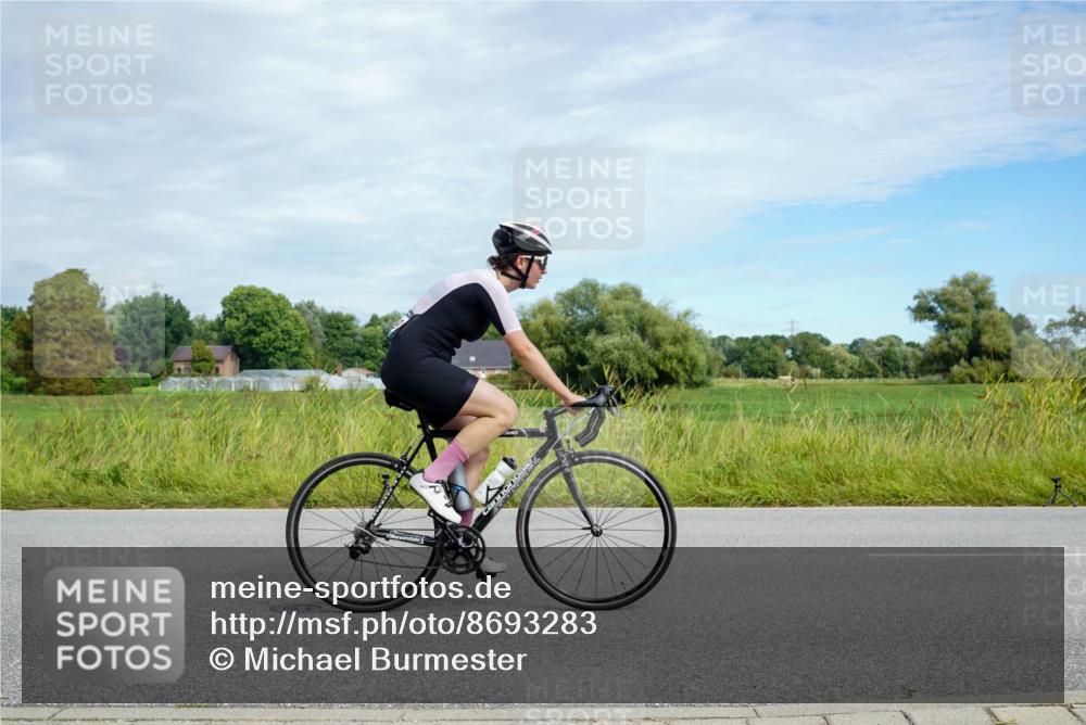 31.08.2025 - Elbe Triathlon Hamburg Michael Burmester http://msf.ph/oto/8693283 31.08.2025 11:06:20 Radfahren 1364, 1516, 1559 meine-sportfotos.de