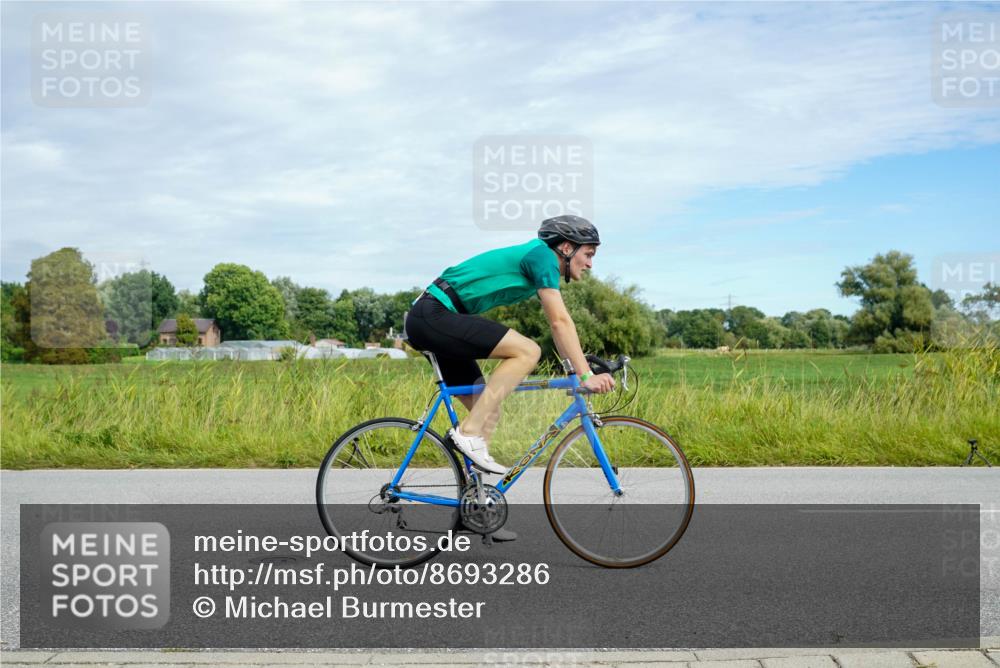 31.08.2025 - Elbe Triathlon Hamburg Michael Burmester http://msf.ph/oto/8693286 31.08.2025 11:06:29 Radfahren 1257, 1354, 1376, 1479, 1590 meine-sportfotos.de
