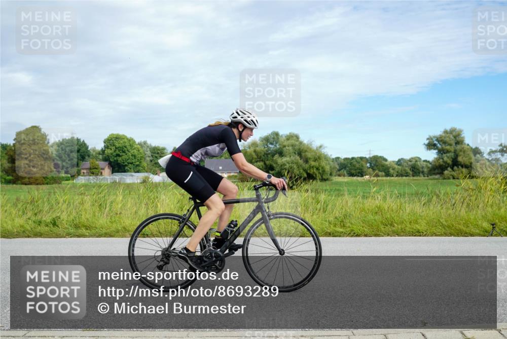 31.08.2025 - Elbe Triathlon Hamburg Michael Burmester http://msf.ph/oto/8693289 31.08.2025 11:06:33 Radfahren 1257, 1354, 1590 meine-sportfotos.de