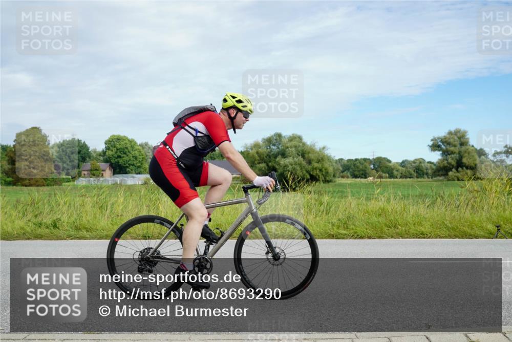 31.08.2025 - Elbe Triathlon Hamburg Michael Burmester http://msf.ph/oto/8693290 31.08.2025 11:06:34 Radfahren 1257, 1354 meine-sportfotos.de