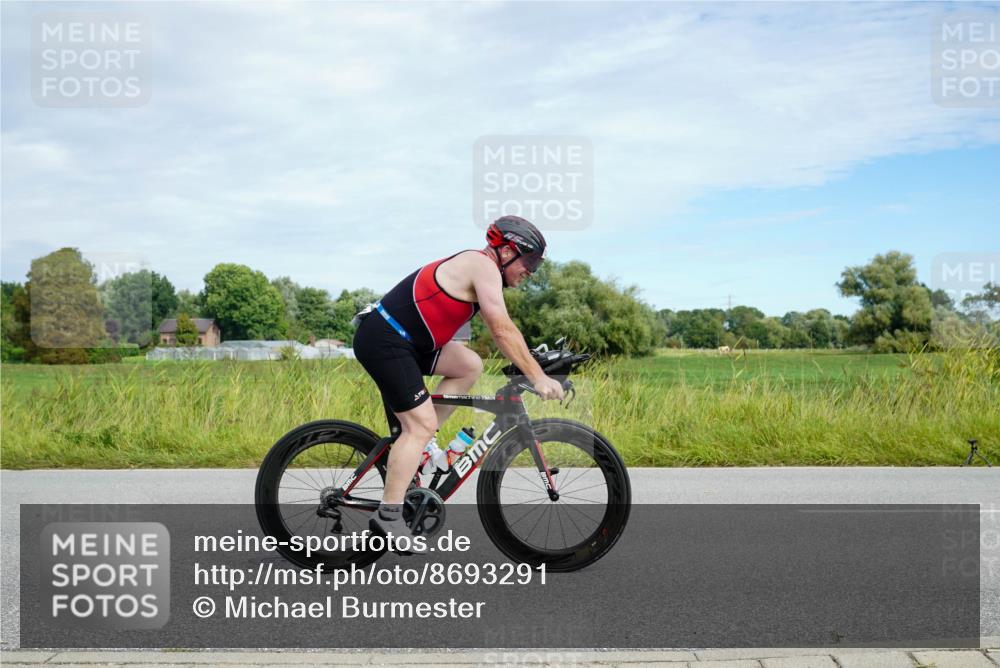 31.08.2025 - Elbe Triathlon Hamburg Michael Burmester http://msf.ph/oto/8693291 31.08.2025 11:06:45 Radfahren 1324, 1328, 1384 meine-sportfotos.de