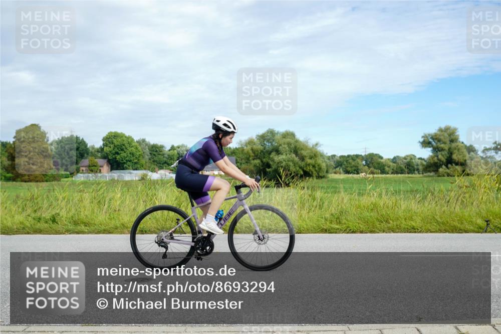 31.08.2025 - Elbe Triathlon Hamburg Michael Burmester http://msf.ph/oto/8693294 31.08.2025 11:06:52 Radfahren 1328, 1333, 1578, 1605 meine-sportfotos.de