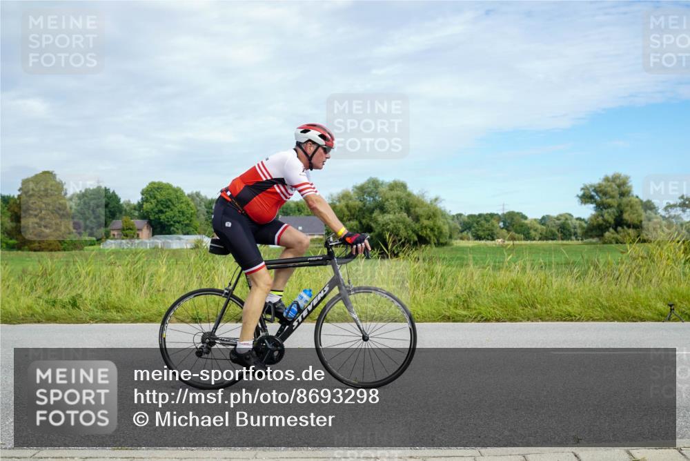 31.08.2025 - Elbe Triathlon Hamburg Michael Burmester http://msf.ph/oto/8693298 31.08.2025 11:06:56 Radfahren 1172, 1333, 1578, 1605 meine-sportfotos.de