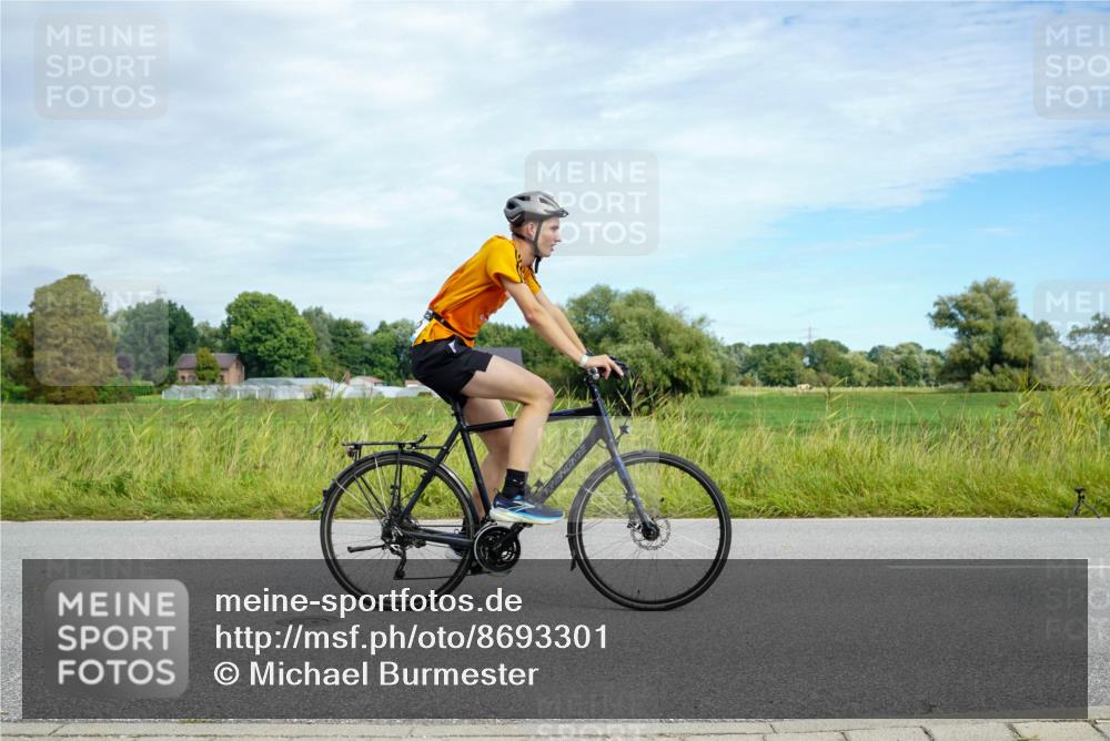 31.08.2025 - Elbe Triathlon Hamburg Michael Burmester http://msf.ph/oto/8693301 31.08.2025 11:07:05 Radfahren 952, 1477, 1556, 1561, 1618 meine-sportfotos.de