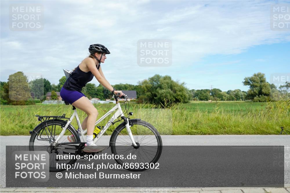 31.08.2025 - Elbe Triathlon Hamburg Michael Burmester http://msf.ph/oto/8693302 31.08.2025 11:07:05 Radfahren 952, 1477, 1556, 1561, 1618 meine-sportfotos.de