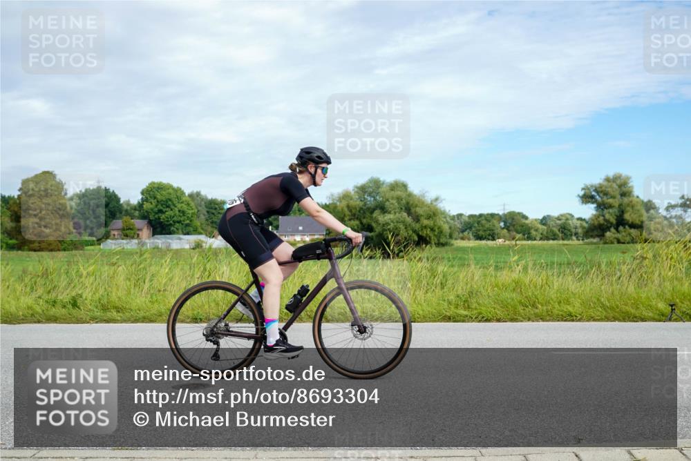 31.08.2025 - Elbe Triathlon Hamburg Michael Burmester http://msf.ph/oto/8693304 31.08.2025 11:07:06 Radfahren 952, 1477, 1556, 1561, 1618 meine-sportfotos.de